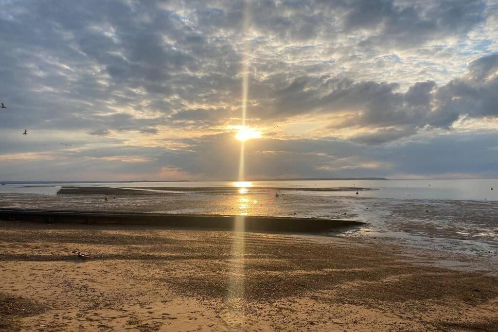 The Yellow Door Whitstable - Peaceful Retreat Close To Beach Экстерьер фото